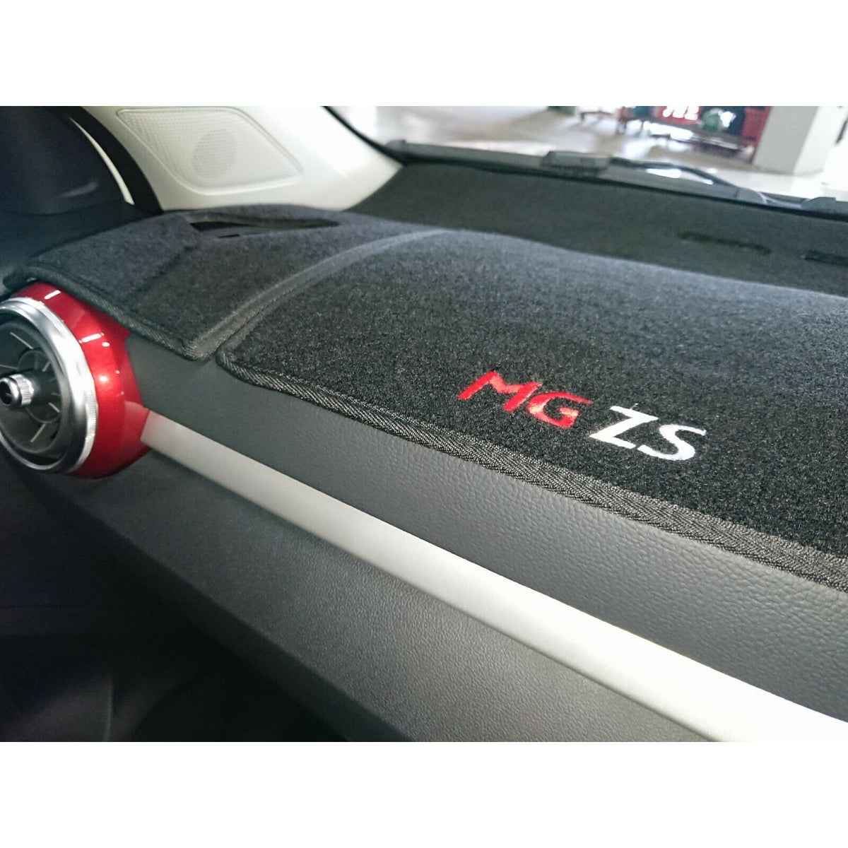 MG ZS, MG ZST, MG ZSEV Genuine Dashboard Mats- Black With Logo | ARG Parts & Accessories.
